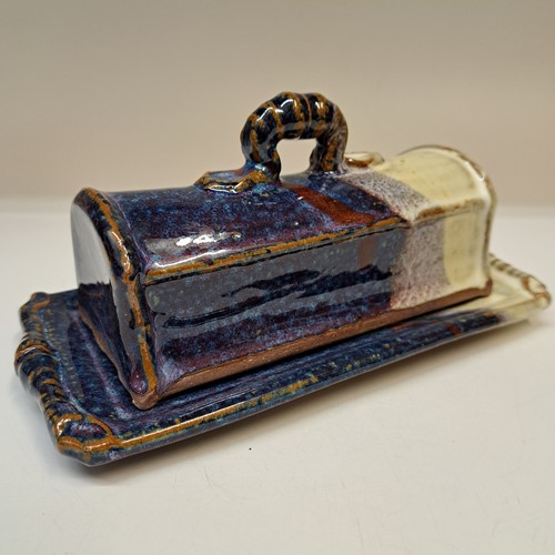 Click to view detail for #251297 Butter Dish with Lid $24